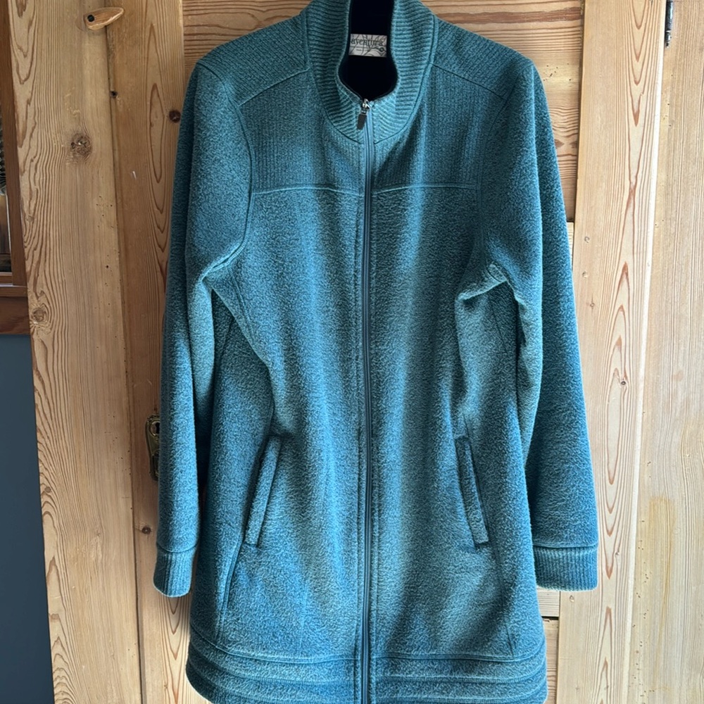 “Swacket”/ sweater-jacket